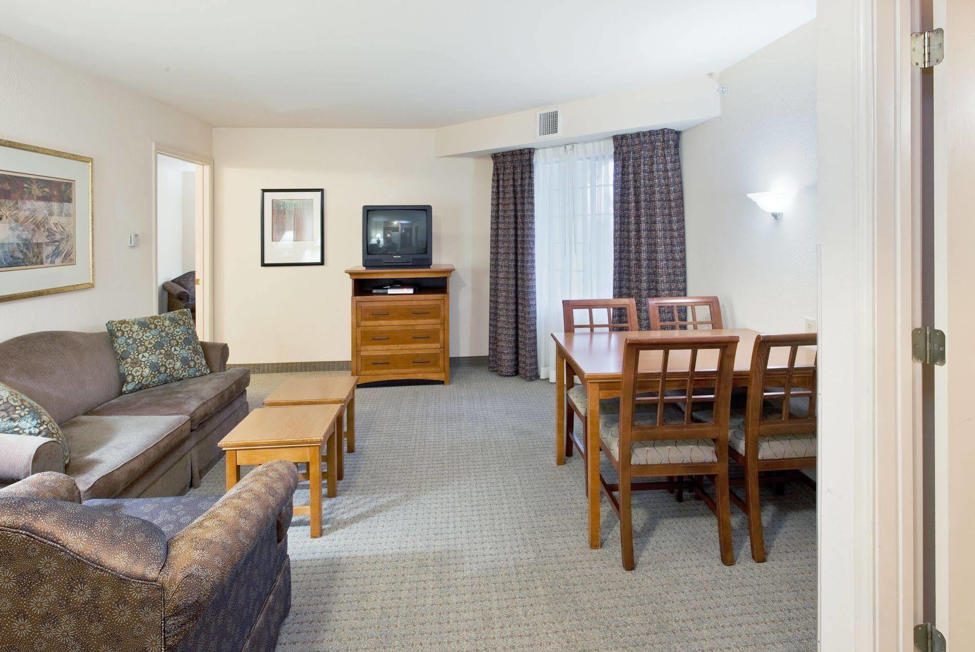 Homewood Suites By Hilton Portland Airport Стая снимка